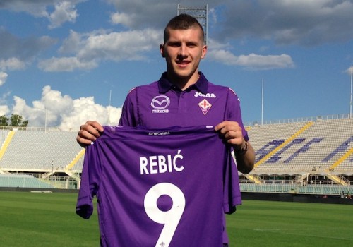 Ante Rebic bei seinem Wechsel zur Fiorentina. (Foto: Francesco Vercelli/Fiorentina cc-by-sa3.0)